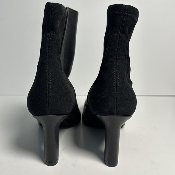 STUART WEITZMAN Lauri Point-Toe Booties in Black size 4.5 EU 35 - Picture 7 of 10